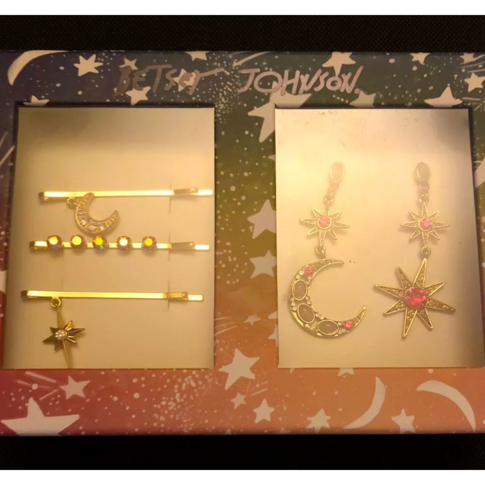 Betsey Johnson Gold Tone Moon & Star Mismatch Drop Earrings & 3PC Bobby Pin Set